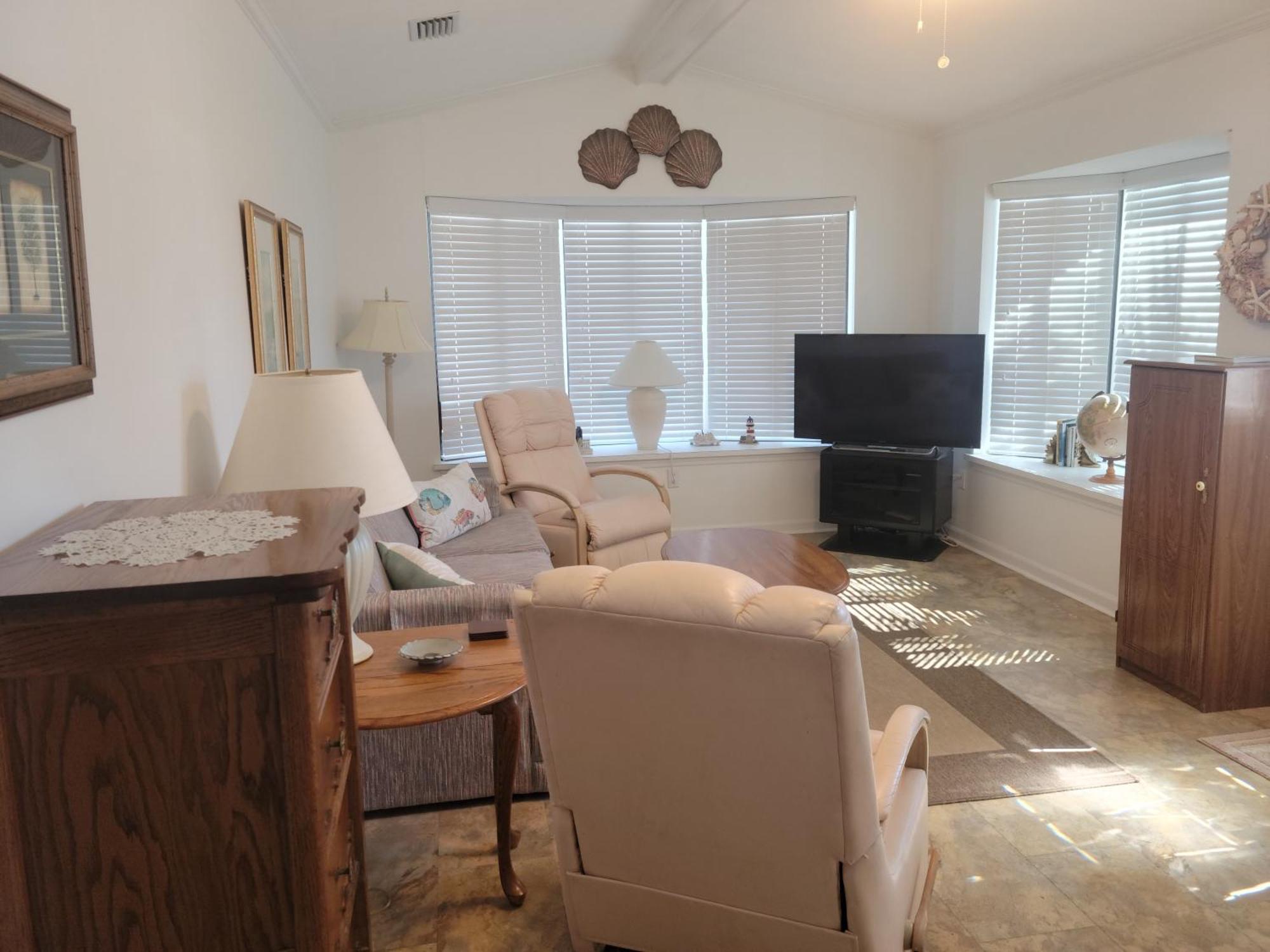Venture Out 704 Seagull Dr Comes With Golf Cart *